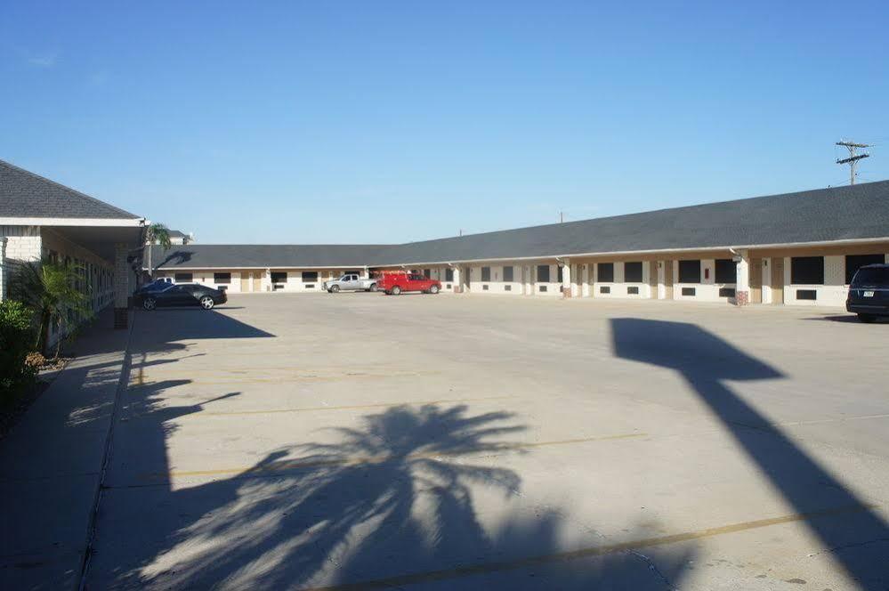 Americas Best Value Inn Харлинген Екстериор снимка