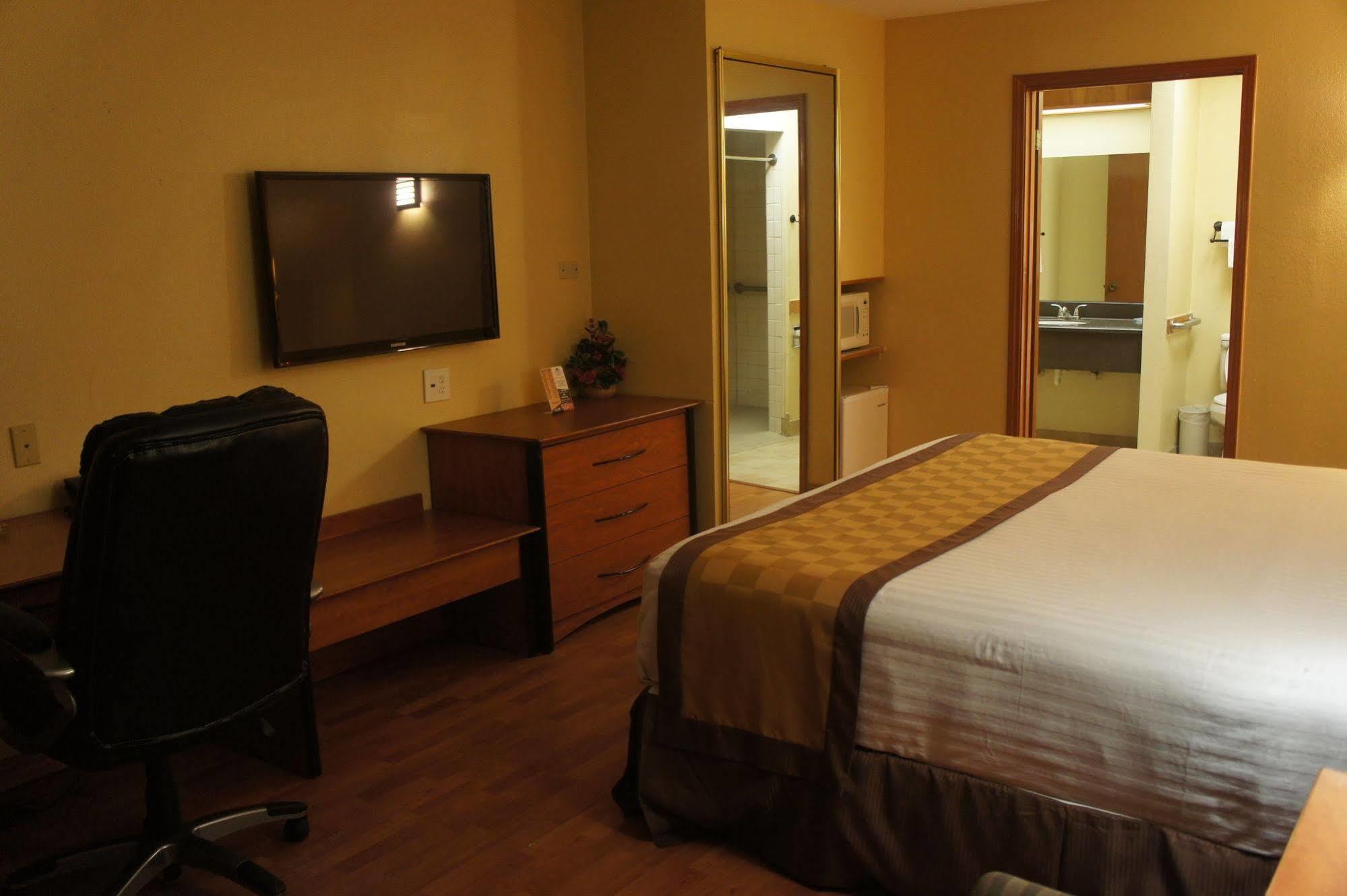 Americas Best Value Inn Харлинген Екстериор снимка